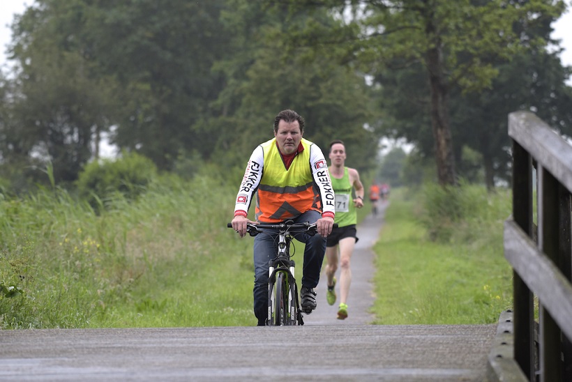 Hart van Holland loop 5,5 km 2016 achter de voorfietser